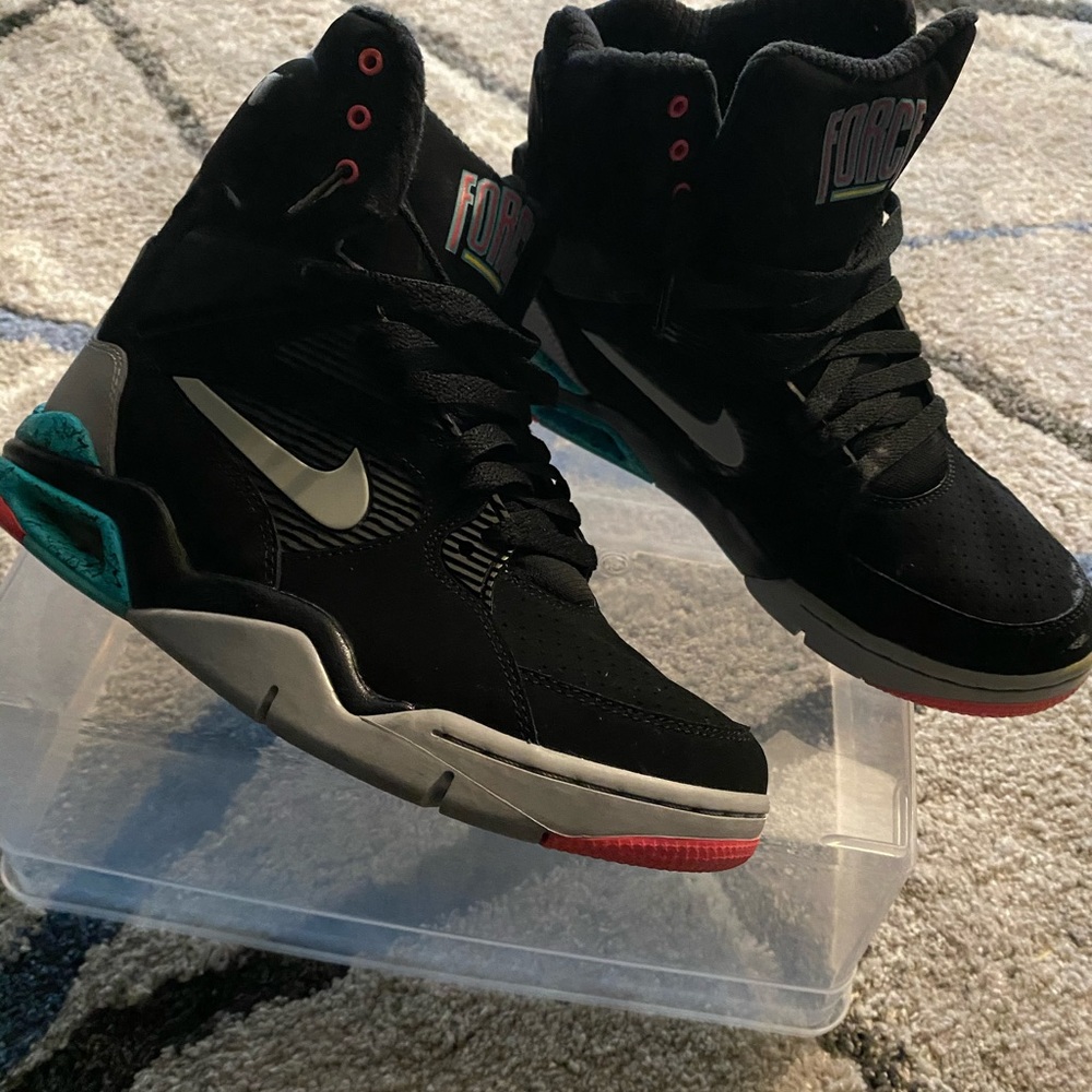 Command Force Nike. Men’s 7.5